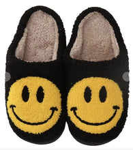 Load image into Gallery viewer, Smiley Slippers
